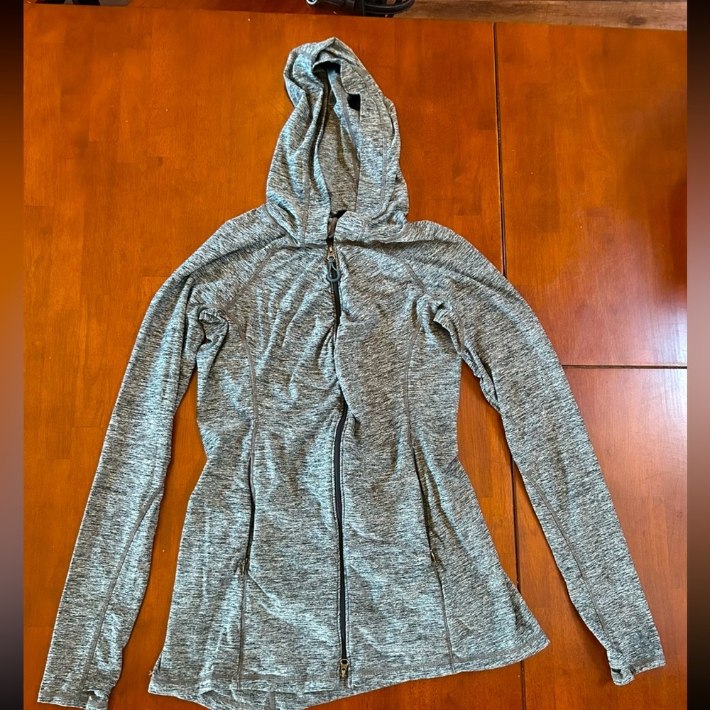 Women's Small Athleta zip up sweatshirt, thin workout material